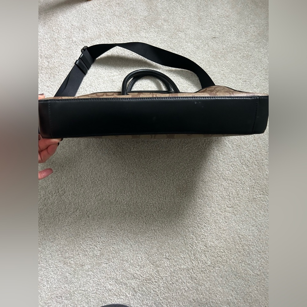 Coach Ethan Slim Brief In Signature - Picture 9 of 13